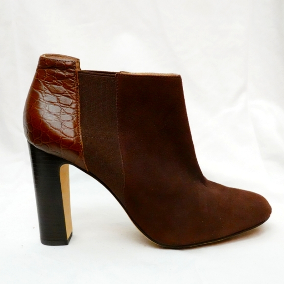 Trina Turk Wilshire Chocolate Brown Suede & Leather Ankle Boots - size  7½ M B - Picture 9 of 9